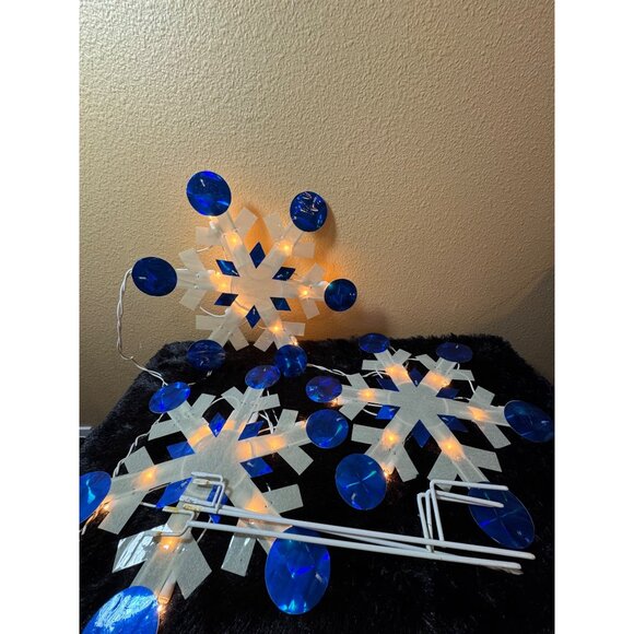 Vintage Brite Star Frosty Silhouette Lighted Pathway Marker Set Of 3 - Picture 5 of 6